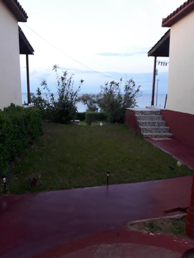 Beach Bungalows Kypseli Екстериор снимка